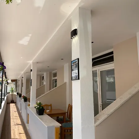 Hotel Troy *