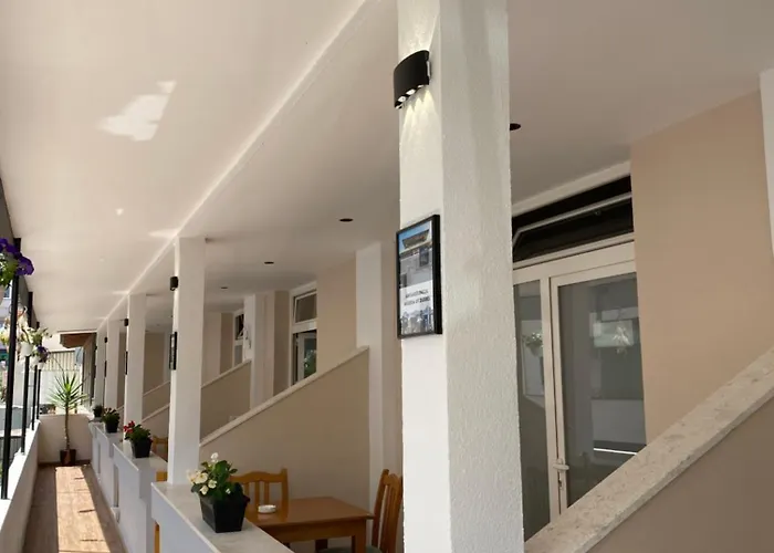Hotel Troy *