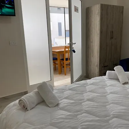 Hotel Troy *